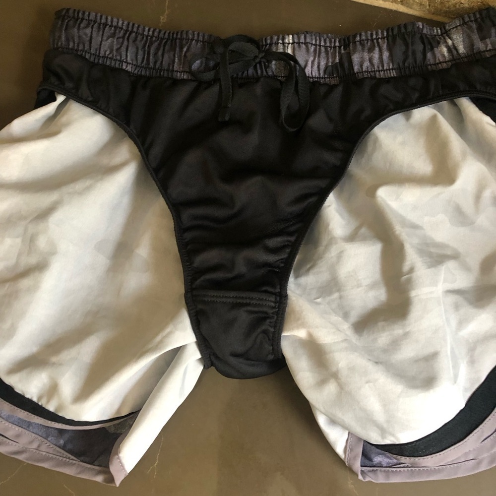 Nike Women's Tempo Dri-FIT Running Shorts, Wolf Grey size Small - Picture 9 of 12